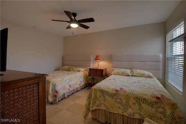 bedroom with ceiling fan