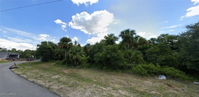 Listing photo 2 for 3011 Base Ct, Labelle FL 33935