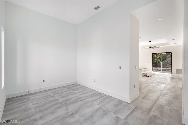 empty room with ceiling fan