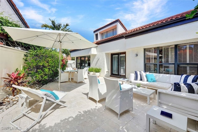 view of patio featuring an outdoor hangout area