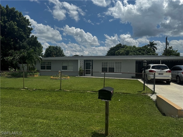 view of front of home featuring a front lawn