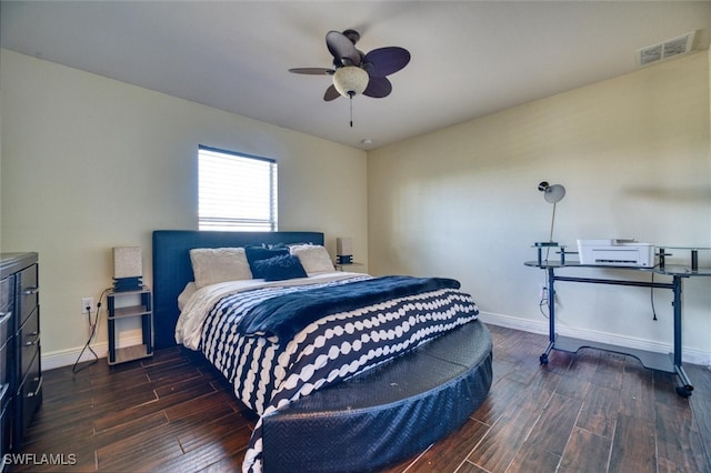 bedroom featuring ceiling fan