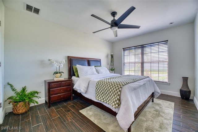 bedroom featuring ceiling fan