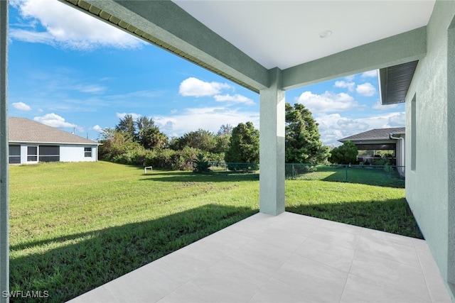 view of yard featuring a patio