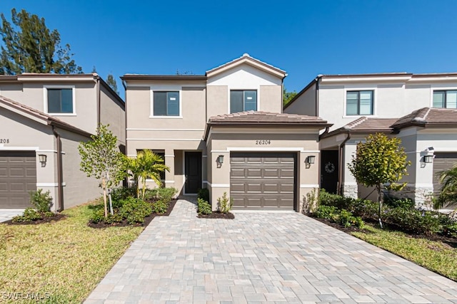 view of front of house with a garage