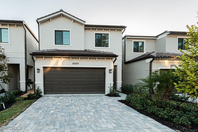 view of front facade featuring a garage