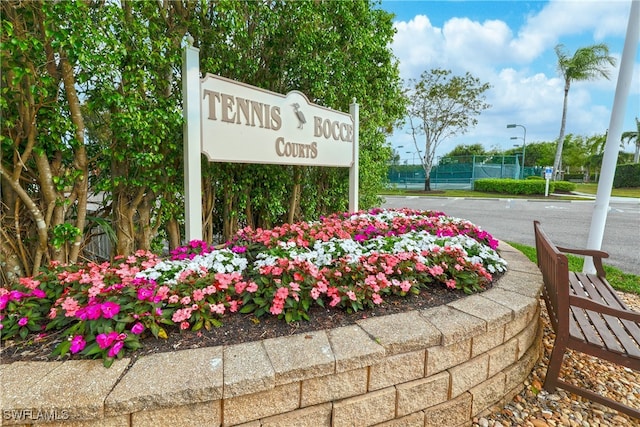 view of community / neighborhood sign