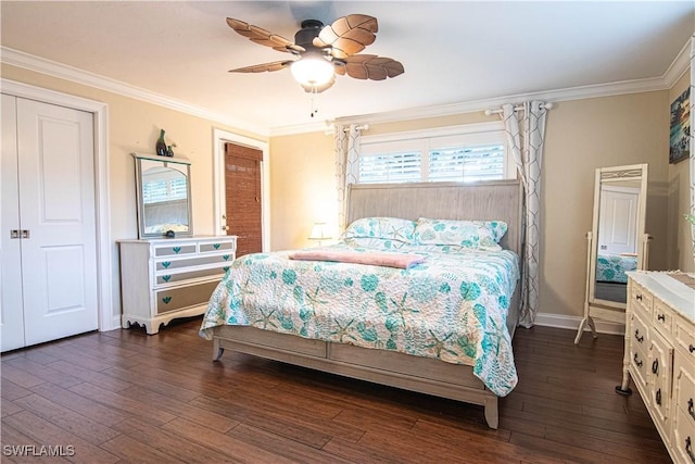 bedroom featuring ornamental molding, a ceiling fan, baseboards, and dark wood-style floors