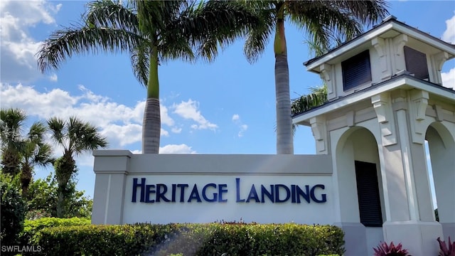 view of community / neighborhood sign