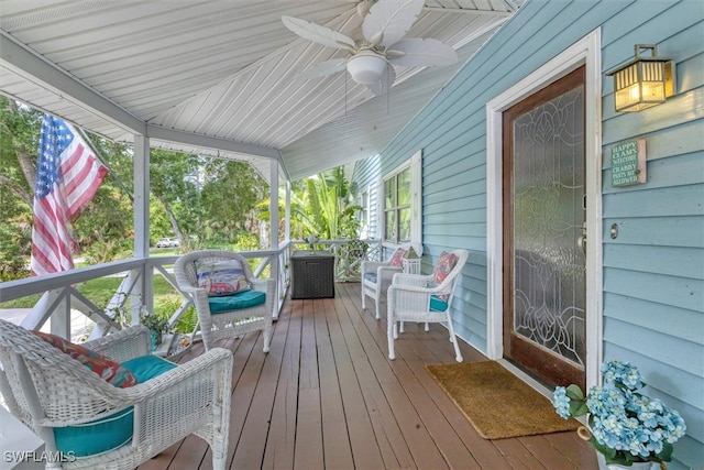 deck with ceiling fan