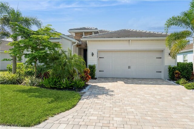 view of front of house featuring a garage