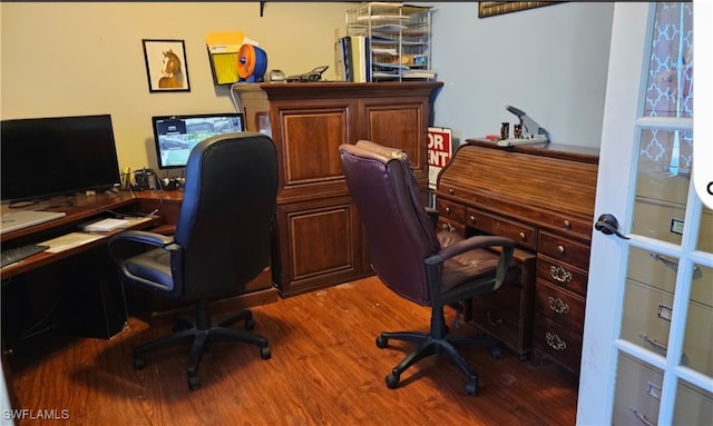 office area with light hardwood / wood-style flooring