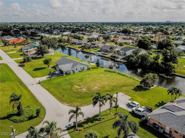 Listing photo 3 for 627 SE 19th Ct, Cape Coral FL 33990