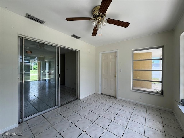 empty room with ceiling fan