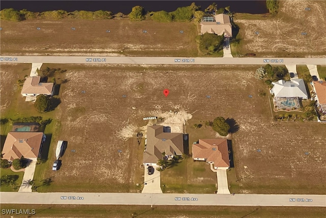 Listing photo 3 for 721 NW 37th Pl, Cape Coral FL 33993