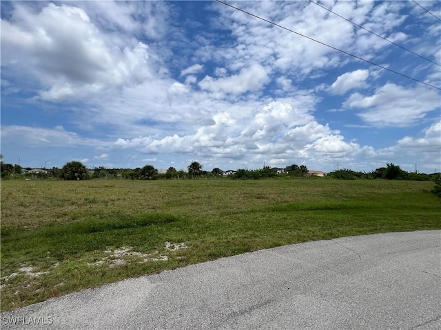 Listing photo 3 for 3929 NW 39th St, Cape Coral FL 33993