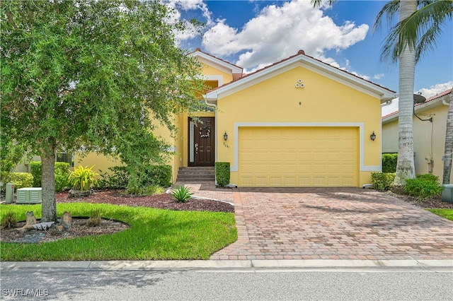 view of front of house featuring a garage