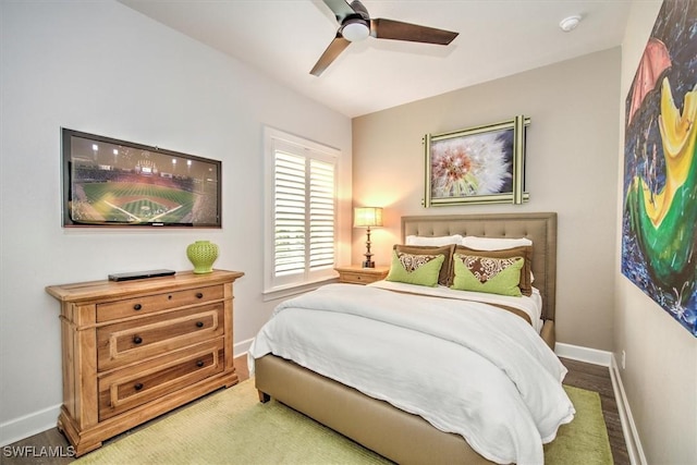 bedroom with ceiling fan