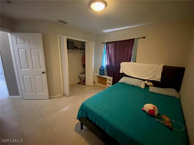 bedroom with a closet