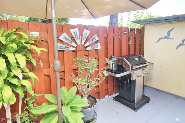 gate featuring fence