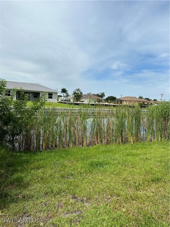 Listing photo 2 for 2917 Ceitus Pkwy, Cape Coral FL 33991