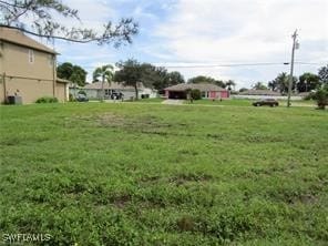 Listing photo 2 for 125 SE 21st St, Cape Coral FL 33990