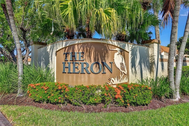 view of community / neighborhood sign