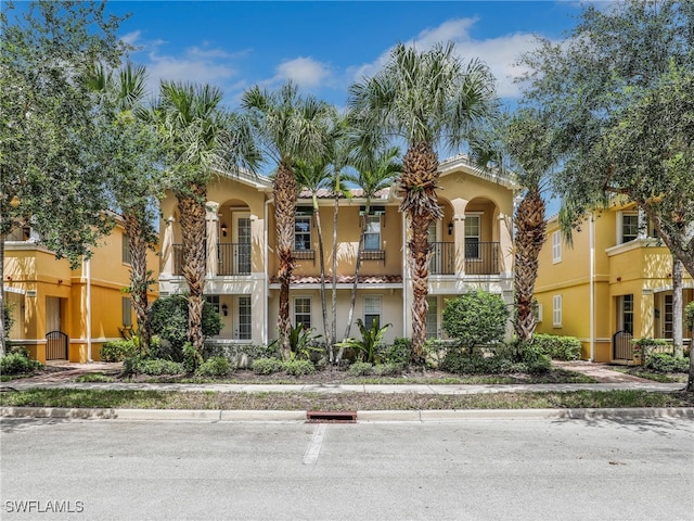 view of mediterranean / spanish-style house