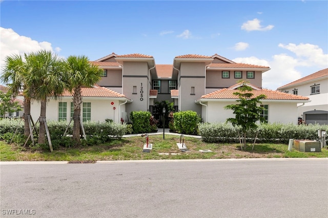 view of mediterranean / spanish-style home