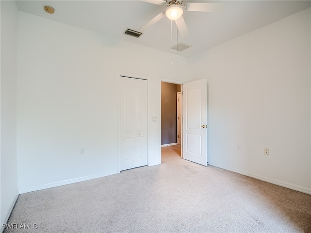 empty room featuring ceiling fan