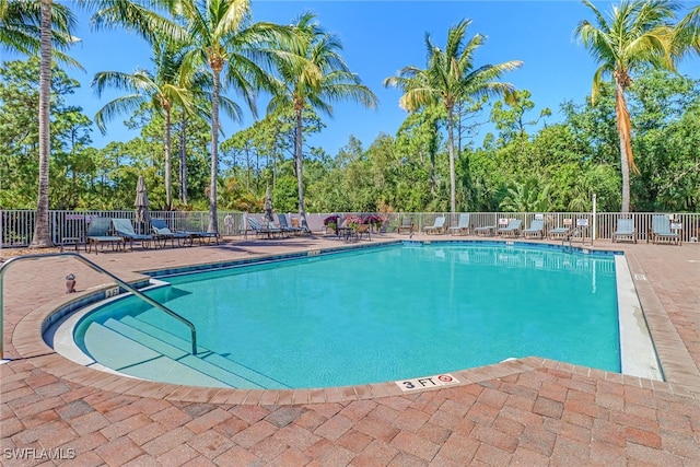 view of swimming pool