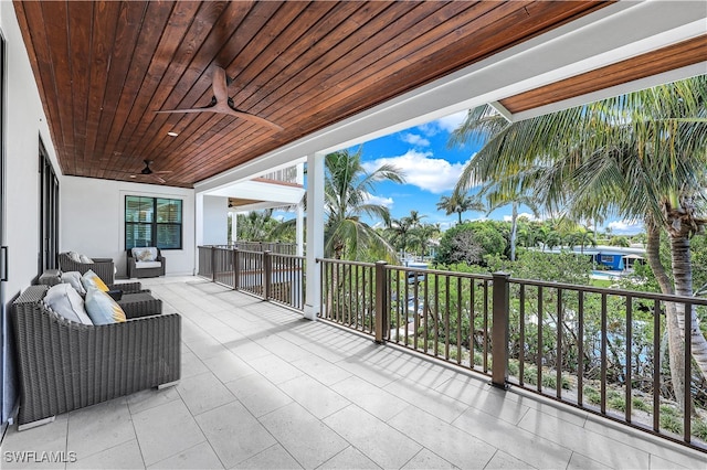 balcony featuring ceiling fan