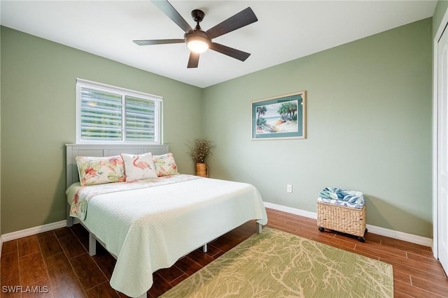 bedroom featuring ceiling fan