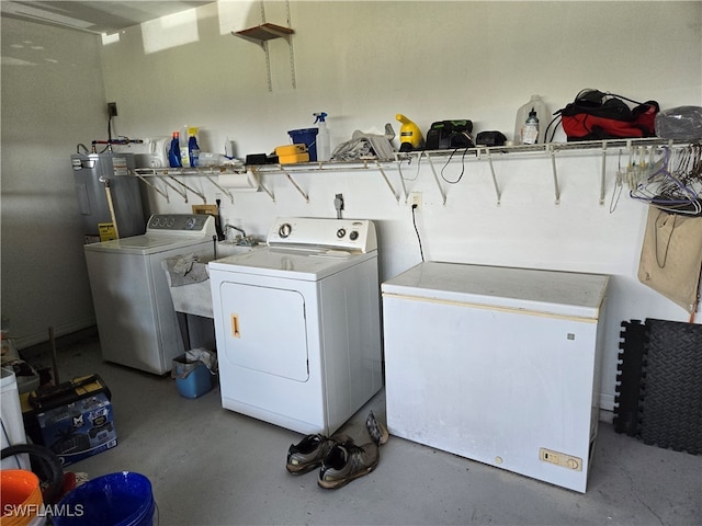 laundry room with washing machine and dryer