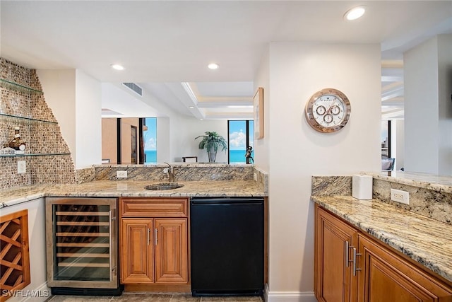 bar with wine cooler, recessed lighting, visible vents, backsplash, and a sink