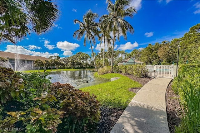 view of yard featuring a water view