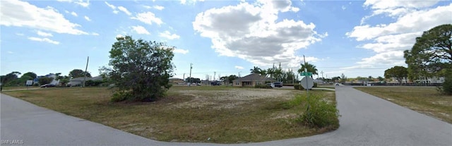 Listing photo 2 for 3618 SW 15th Pl, Cape Coral FL 33914