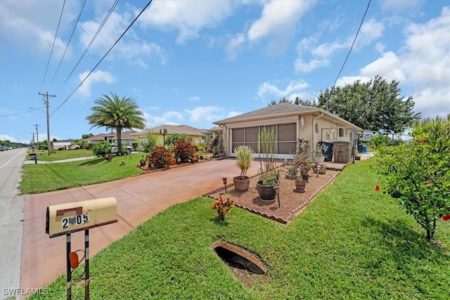 view of front facade with a front lawn