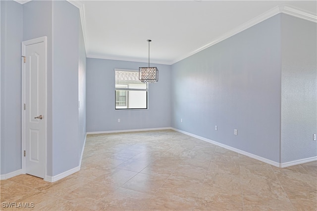 empty room with crown molding and a notable chandelier