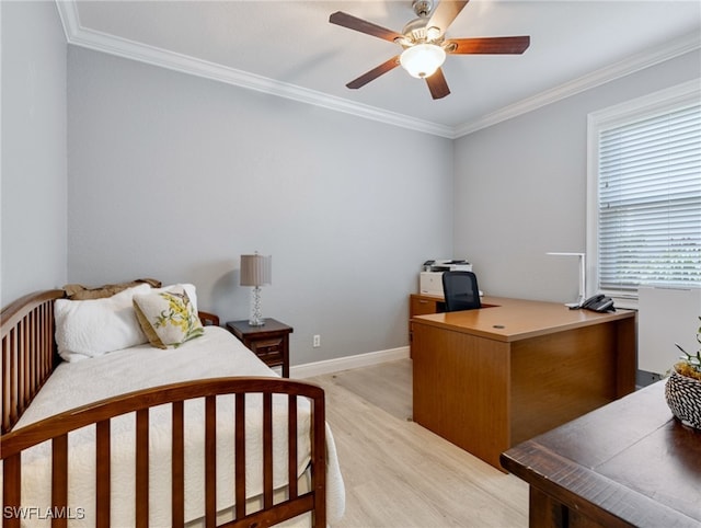 bedroom featuring light wood-type flooring, crown molding, and ceiling fan