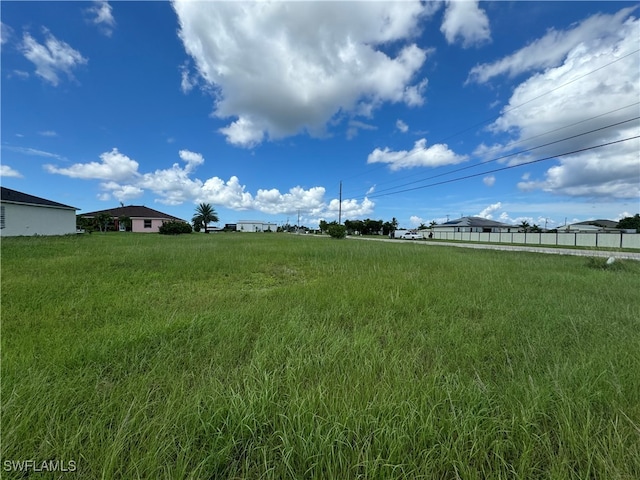 Listing photo 2 for 1054 NW 33rd Pl, Cape Coral FL 33993