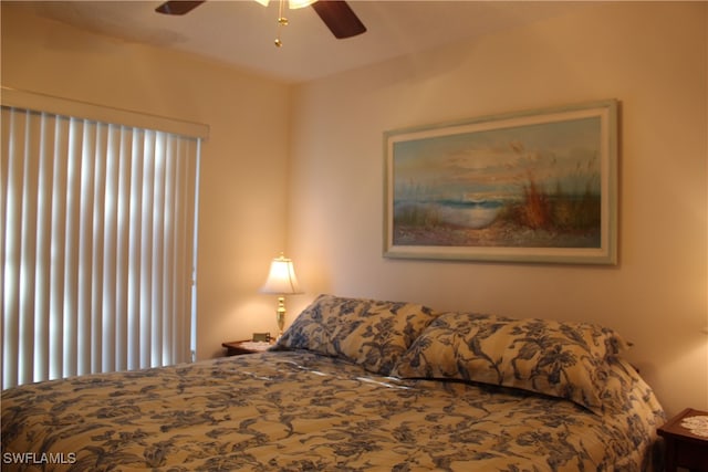 bedroom with ceiling fan