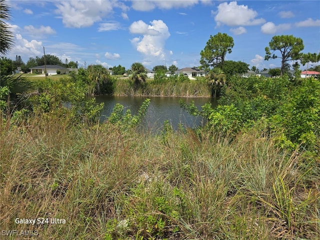 Listing photo 2 for 2622 NE 6th Ave, Cape Coral FL 33909