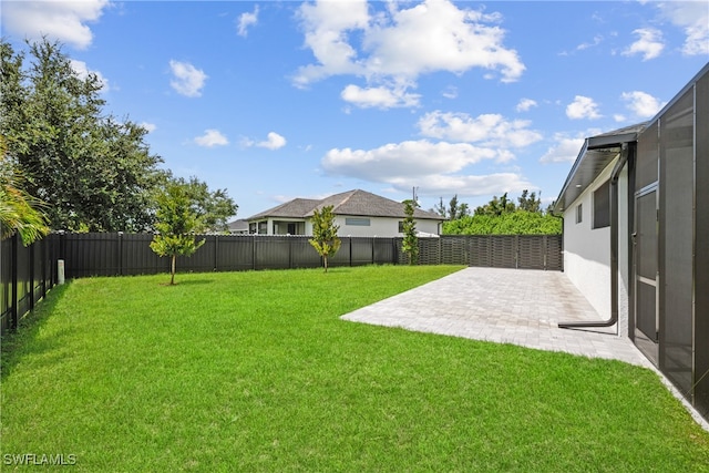 view of yard featuring a patio area