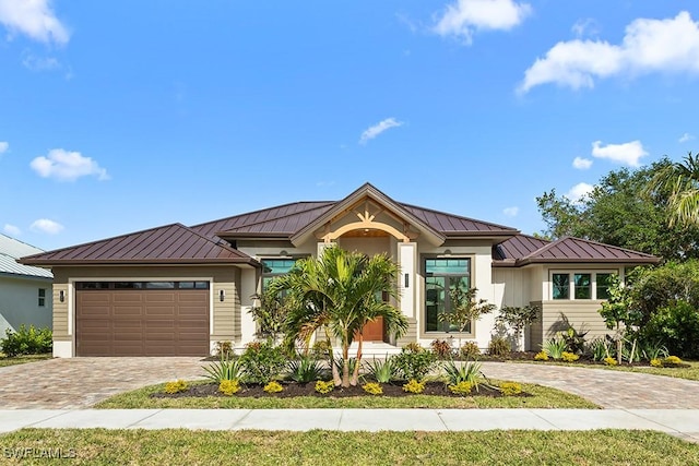 view of front of house featuring a garage