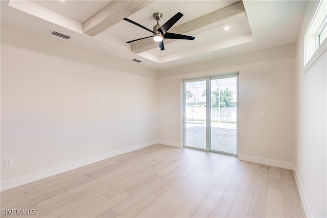 unfurnished room featuring light hardwood / wood-style flooring and ceiling fan