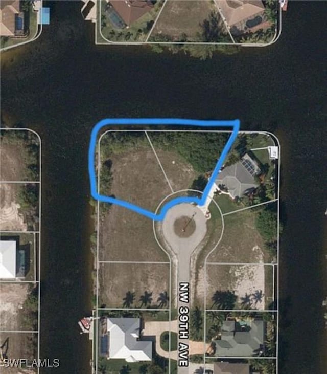 Listing photo 2 for 1256 NW 39th Ave, Cape Coral FL 33993