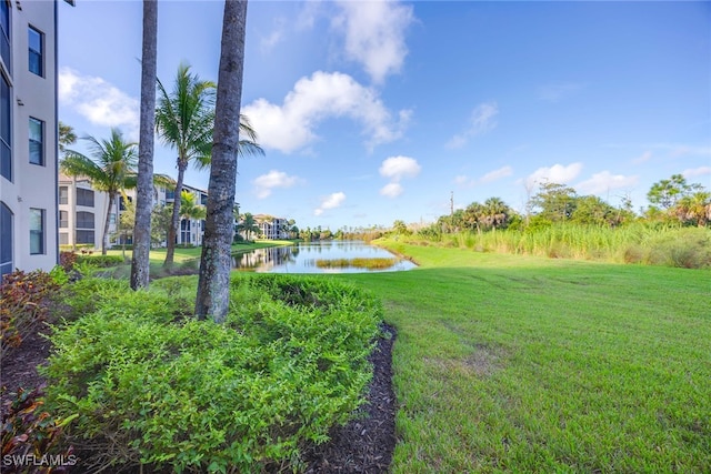 view of yard featuring a water view