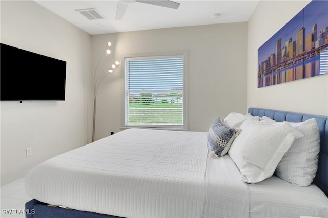 bedroom with ceiling fan