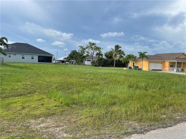 Listing photo 3 for 2605 NW 6th Ter, Cape Coral FL 33993